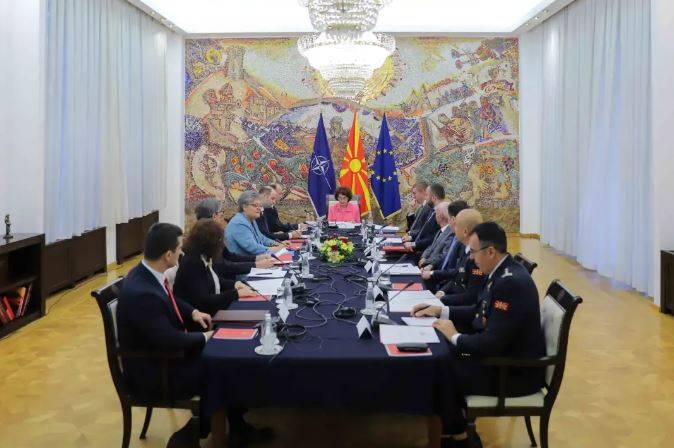 СЕДНИЦА НА МАКЕДОНСКИОТ СОВЕТ ЗА БЕЗБЕДНОСТ – Тема состојбата на Блискиот Исток СЕДНИЦА НА МАКЕДОНСКИОТ СОВЕТ ЗА БЕЗБЕДНОСТ – Тема состојбата на Блискиот Исток