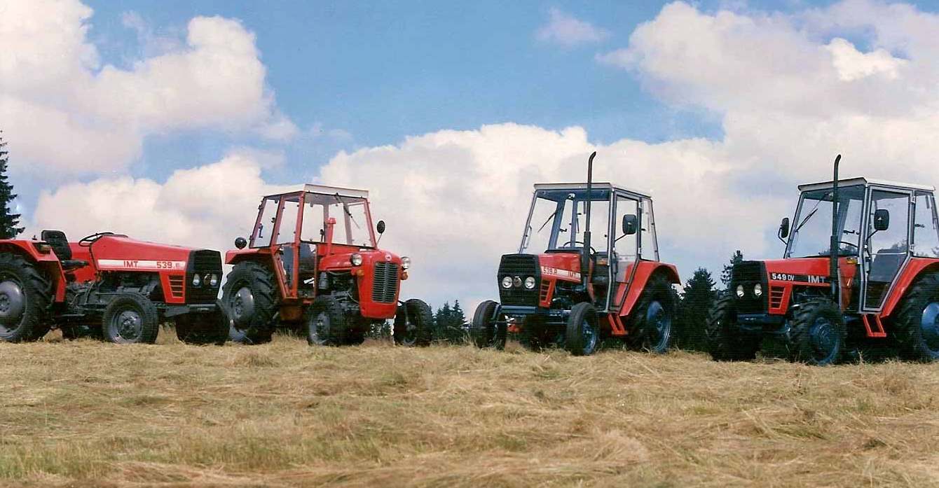 СТОПИРАНА ПРОГРАМАТА ЗА ТРАКТОРИ – Земјоделците останаа со празни раце СТОПИРАНА ПРОГРАМАТА ЗА ТРАКТОРИ – Земјоделците останаа со празни раце
