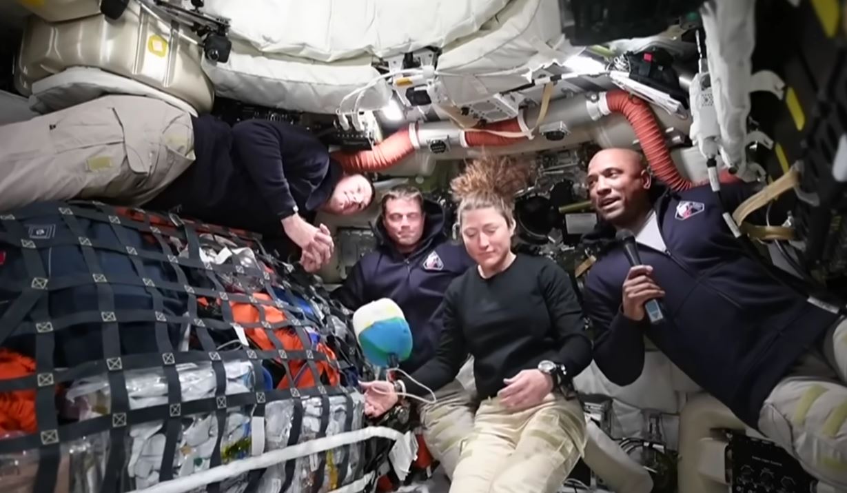 АСТОНАУТИТЕ НА АРТЕМИС II ЗАГЛАВИЈА ВО ВСЕЛЕНСКИ ТОАЛЕТ – Еве што се случи!“