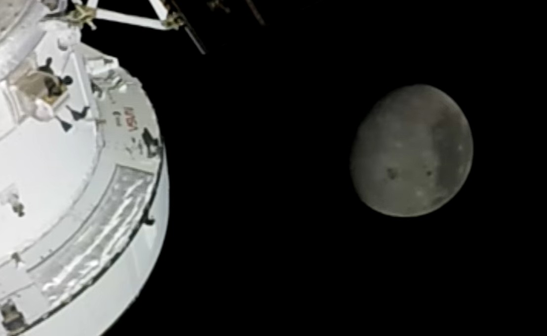 40 МИНУТИ БЕЗ КОНТАКТ СО ЗЕМЈАТА – Астронаутите влегуваат во најопасната зона 40 МИНУТИ БЕЗ КОНТАКТ СО ЗЕМЈАТА – Астронаутите влегуваат во најопасната зона