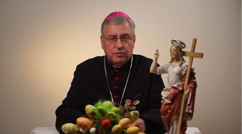 СВЕТОТ ГОРИ, А НАДЕЖТА СЕ РАЃА – Моќната велигденска порака што ќе ве замисли