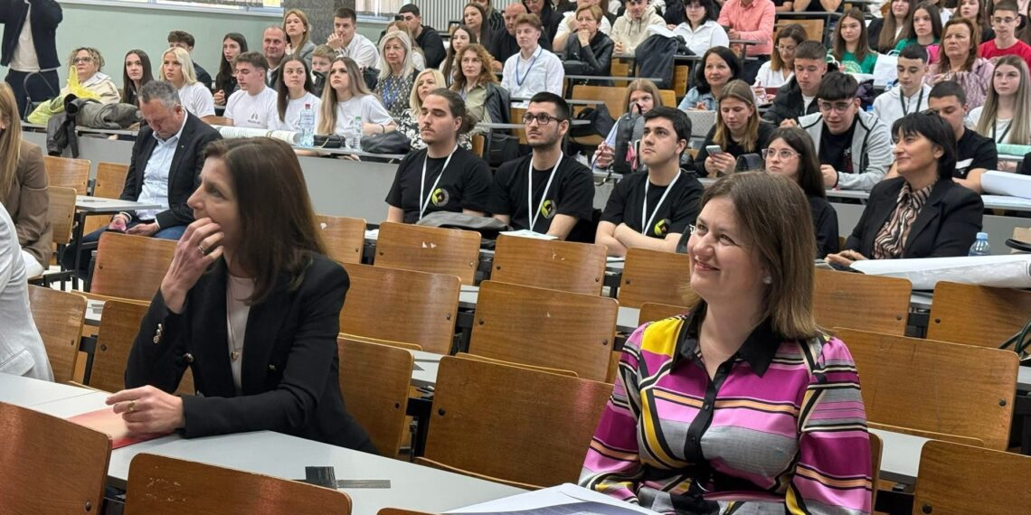 СЕ ВРТИ НОВА ЕРА – Министерката испрати силна порака што ги разбранува сите