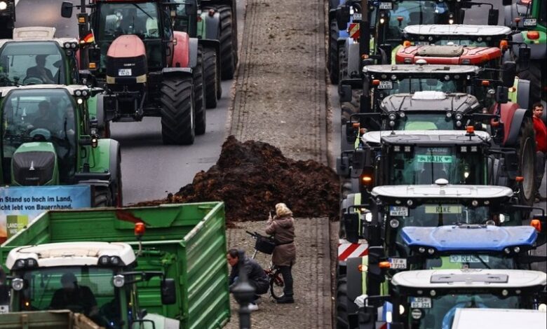 АЛАРМ ВО БЕРЛИН – Земјоделците бараат итно намалување на даноците