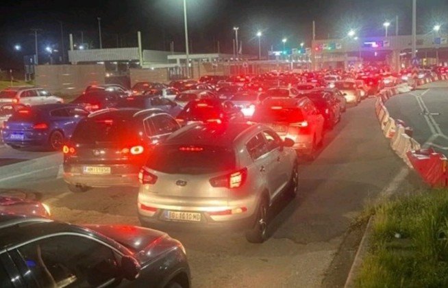 ИМПРОВИЗАЦИИ И РЕДИЦИ – Грчките полицајци од Кукуш алармираат за катастрофа на границите