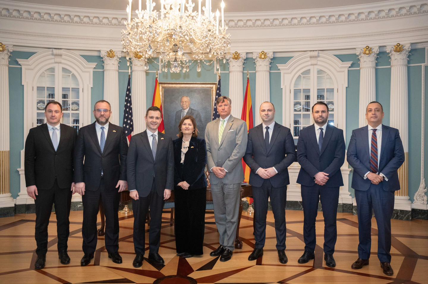 ШТО СЕ КРИЕ ЗАД ДИЈАЛОГОТ – Енергетика, НАТО и нови договори во игра ШТО СЕ КРИЕ ЗАД ДИЈАЛОГОТ – Енергетика, НАТО и нови договори во игра