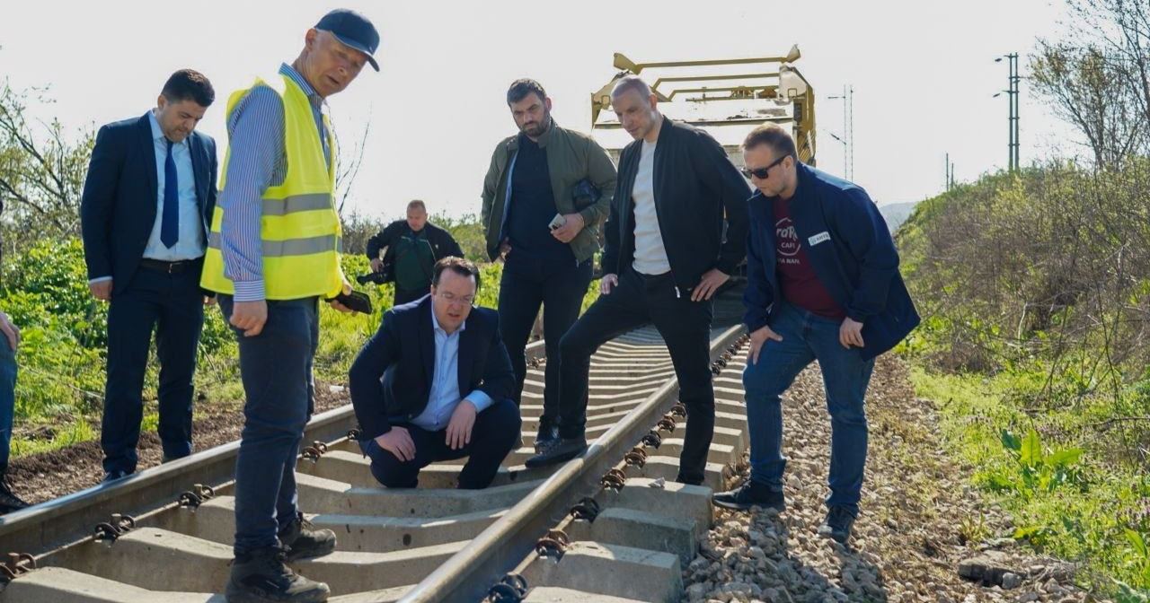 СКОПЈЕ ДОБИВА ГРАДСКИ ВОЗ – Драчево до центар за само 11 минути СКОПЈЕ ДОБИВА ГРАДСКИ ВОЗ – Драчево до центар за само 11 минути