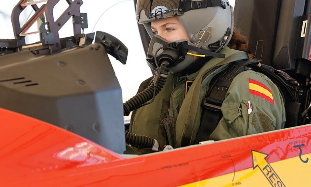 (ВИДЕО) ШПАНСКАТА ПРИНЦЕЗА НАПРАВИ ИСТОРИЈА – Прв лет без инструктор