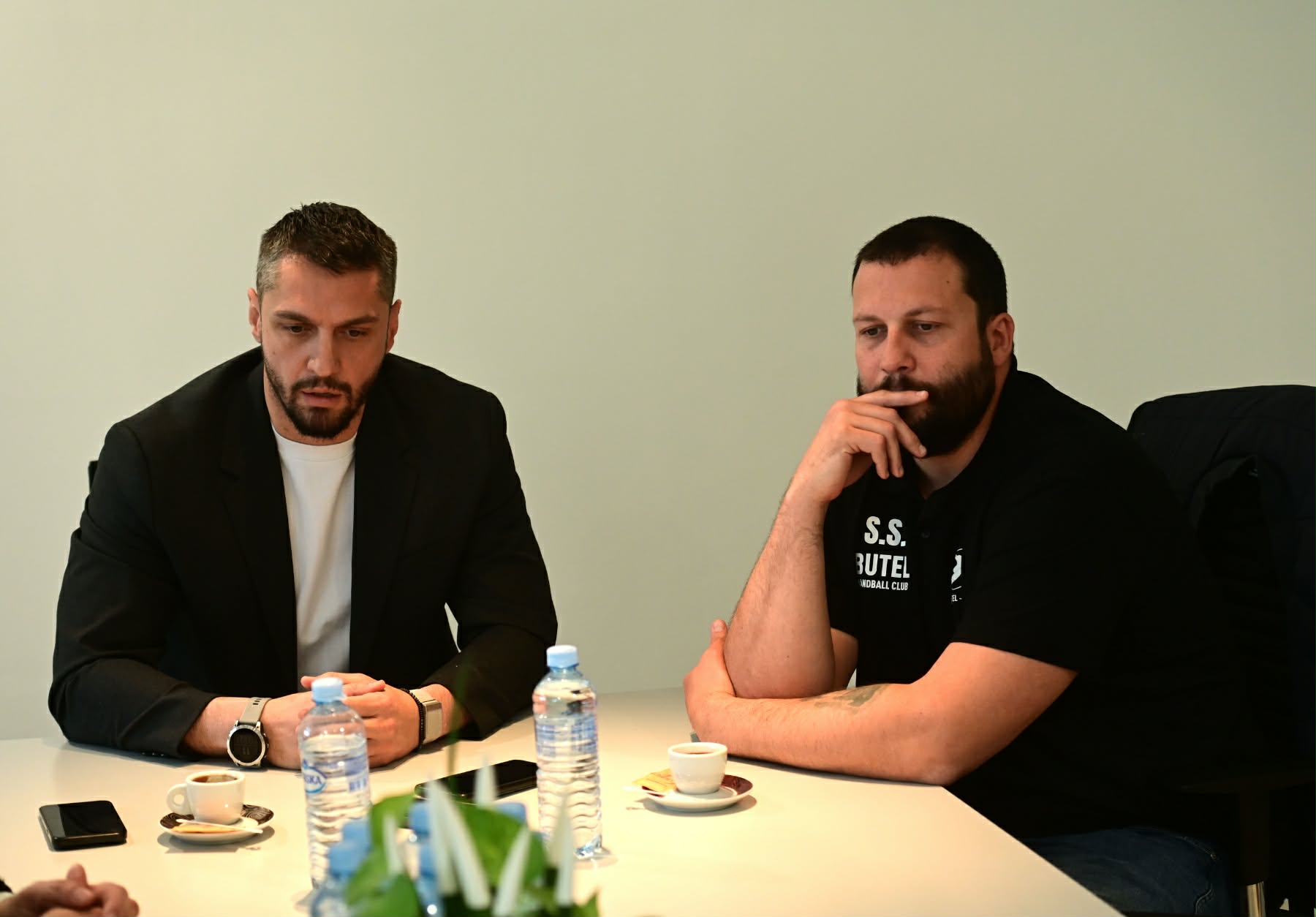 СТОИЛОВ ЈА ПРЕЗЕМА КЛУПАТА НА БУТЕЛ – Голема промена во македонскиот ракомет