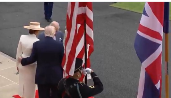 СКАНДАЛ ВО БЕЛАТА КУЌА – Трамп и Меланија повторно во центар на жестоки реакции