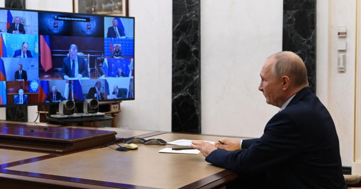 ДАЛИ ОВА Е ПОЧЕТОК НА КРАЈОТ Експерти алармираат за распаѓање на руската економија ДАЛИ ОВА Е ПОЧЕТОК НА КРАЈОТ Експерти алармираат за распаѓање на руската економија