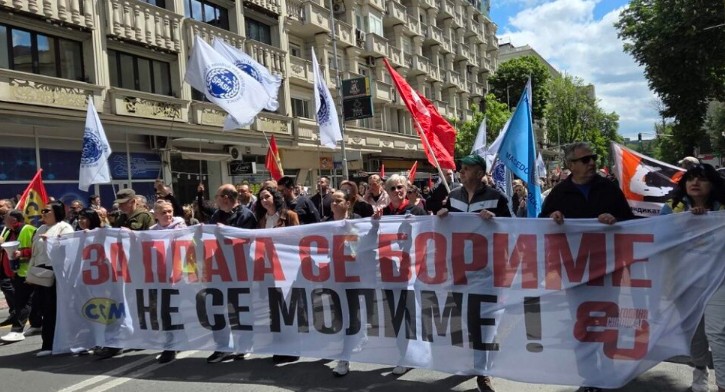 РАБОТНИЧКИ ПРОТЕСТ СО МАЛО ПРИСУСТВО И ГОЛЕМИ ПОРАКИ – Што се случува со синдикатите?