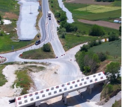 БАГЕРИТЕ НЕ ЗАПИРААТ Се раѓа новата автопатска артерија на Македонија