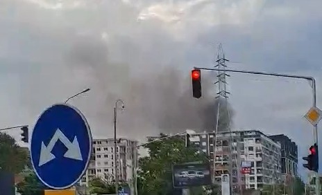 ПАНИКА ВО КИСЕЛА ВОДА Станари бегаа боси среде ноќ по пожар во зграда ПАНИКА ВО КИСЕЛА ВОДА Станари бегаа боси среде ноќ по пожар во зграда