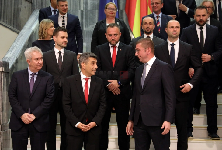 КОЈ ДОБИВА, КОЈ ГУБИ Откриен пакетот на Вреди во владината реконструкција