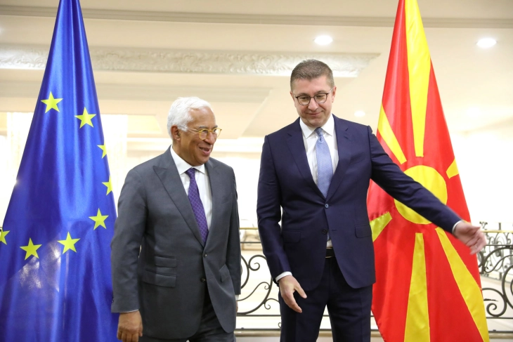 ЕВРОПСКАТА АГЕНДА ПРЕД ПРЕСВРТ Денешната средба Кошта – Мицкоски договорено да биде лице в лице ЕВРОПСКАТА АГЕНДА ПРЕД ПРЕСВРТ Денешната средба Кошта – Мицкоски договорено да биде лице в лице