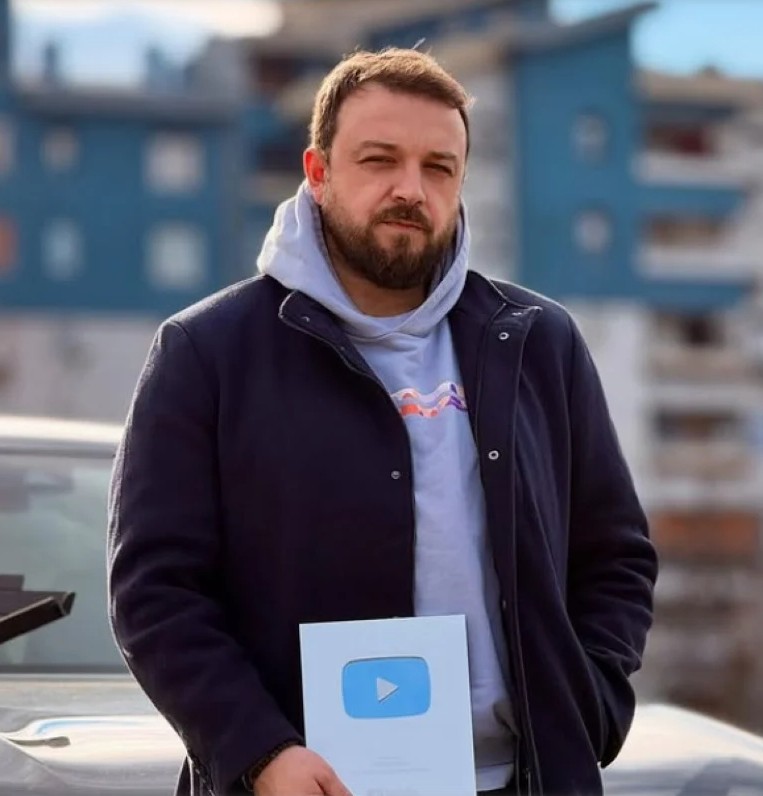 НЕ САКАМ ПОДЕЛБИ Слаткар се откажа од државните пари за документарецот