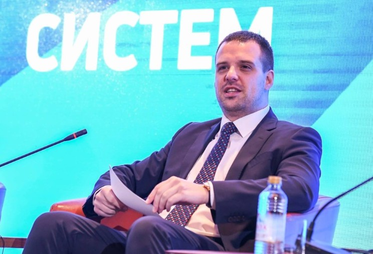 ЗЛОУПОТРЕБИ ВО ЦАРИНА Откриена мрежа за влијание и местење на тендери ЗЛОУПОТРЕБИ ВО ЦАРИНА Откриена мрежа за влијание и местење на тендери