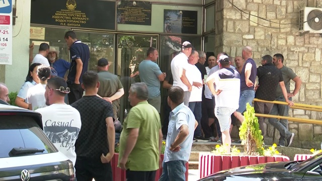 УЛТИМАТУМ ДО ВЛАДАТА За 10 дена субвенции или масовен протест во Скопје