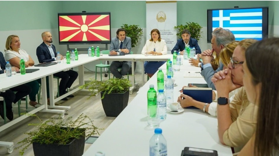 ИСТОРИСКИ ЧЕКОР ЗА МАКЕДОНИЈА Влегува во европскиот гасен коридор што носи нови извори на енергија ИСТОРИСКИ ЧЕКОР ЗА МАКЕДОНИЈА Влегува во европскиот гасен коридор што носи нови извори на енергија