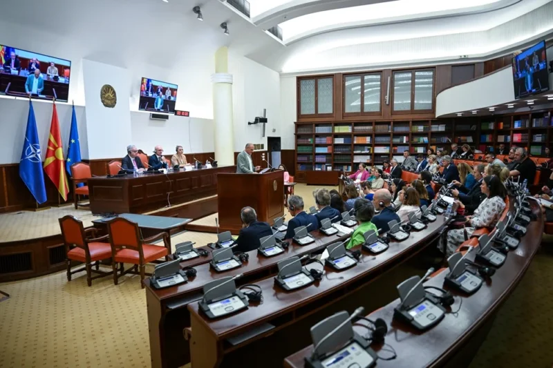 ИРСКА ЈА ИСПРАТИ ПОРАКАТА ШТО СКОПЈЕ ЈА ЧЕКАШЕ Македонија може да смета на поддршка за ЕУ ИРСКА ЈА ИСПРАТИ ПОРАКАТА ШТО СКОПЈЕ ЈА ЧЕКАШЕ Македонија може да смета на поддршка за ЕУ
