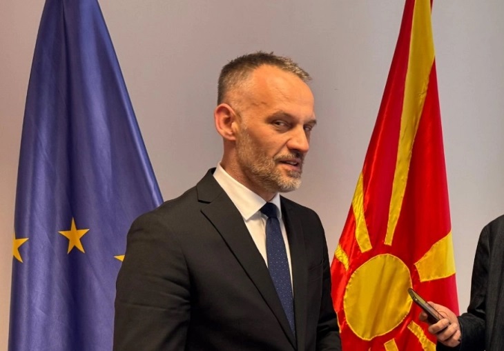 ВЛАДАТА ГО ИСПРАЌА ФЕТАИ ВО СРЦЕТО НА ЕУ Опозицијата прашува: Кој ќе ја брани Македонија