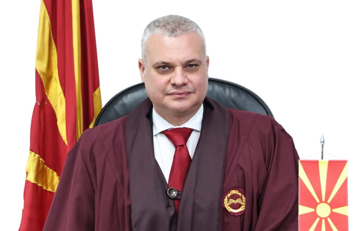 ШОК ВО УСТАВЕН СУД Судија си замина по само пет месеци, оставката стигна без најава ШОК ВО УСТАВЕН СУД Судија си замина по само пет месеци, оставката стигна без најава