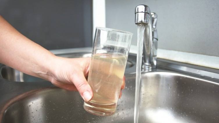 МИСТЕРИЈА ВО ГОСТИВАР Над 1.200 заболени, водата под сомнеж, се чека клучниот одговор МИСТЕРИЈА ВО ГОСТИВАР Над 1.200 заболени, водата под сомнеж, се чека клучниот одговор