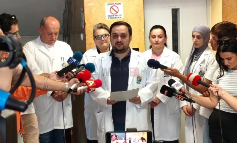 АЛАРМ ВО ГОСТИВАР Денеска официјално се прогласува епидемија, водата сè уште не е безбедна за пиење АЛАРМ ВО ГОСТИВАР Денеска официјално се прогласува епидемија, водата сè уште не е безбедна за пиење