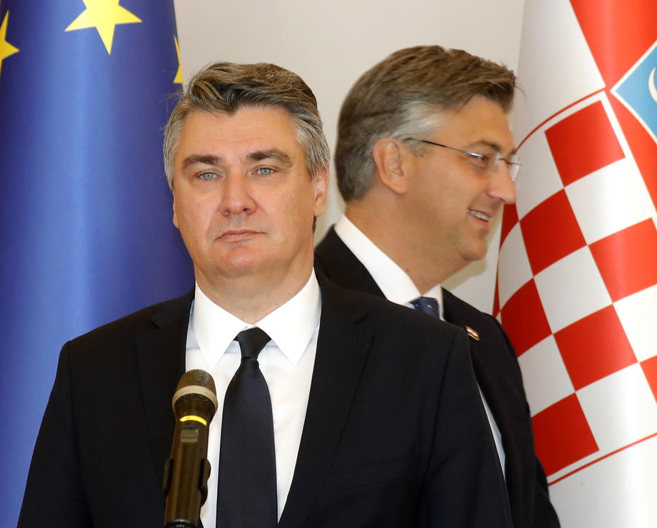 ДВАЈЦА КОМАНДАНТИ, ЕДНА ВОЈСКА Хрватска пред уставна криза поради судирот Пленковиќ-Милановиќ ДВАЈЦА КОМАНДАНТИ, ЕДНА ВОЈСКА Хрватска пред уставна криза поради судирот Пленковиќ-Милановиќ