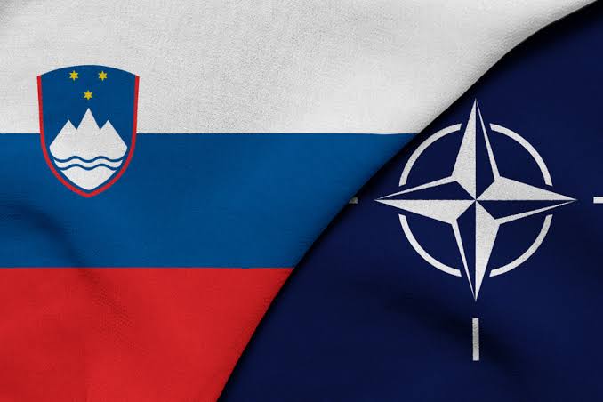 БУНТУВАЊЕ ВО ЉУБЉАНА Дали Словенија ќе стане првата земја што ќе му сврти грб на НАТО БУНТУВАЊЕ ВО ЉУБЉАНА Дали Словенија ќе стане првата земја што ќе му сврти грб на НАТО