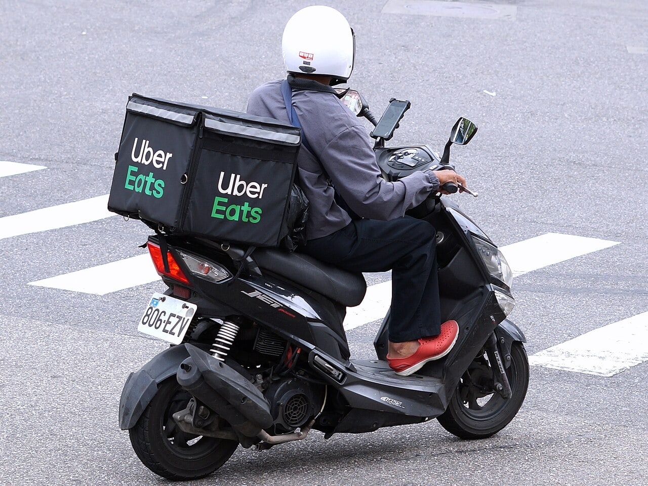 ШОК ВО ИНДУСТРИЈАТА ЗА ДОСТАВА Uber ја купува компанијата што го поседува Glovo за 15 милијарди долари ШОК ВО ИНДУСТРИЈАТА ЗА ДОСТАВА Uber ја купува компанијата што го поседува Glovo за 15 милијарди долари