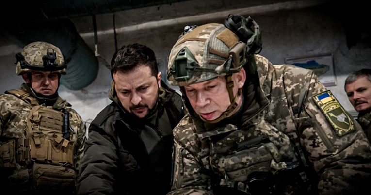 ЗЕЛЕНСКИ СПРЕМА ГОЛЕМА СМЕНА Сирски пред отказ, познат и главниот фаворит за негов наследник ЗЕЛЕНСКИ СПРЕМА ГОЛЕМА СМЕНА Сирски пред отказ, познат и главниот фаворит за негов наследник