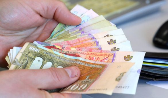 ОГРОМНА РАЗЛИКА Во Европа минималецот над 2.700 евра, Македонија со 624 евра бруто ОГРОМНА РАЗЛИКА Во Европа минималецот над 2.700 евра, Македонија со 624 евра бруто