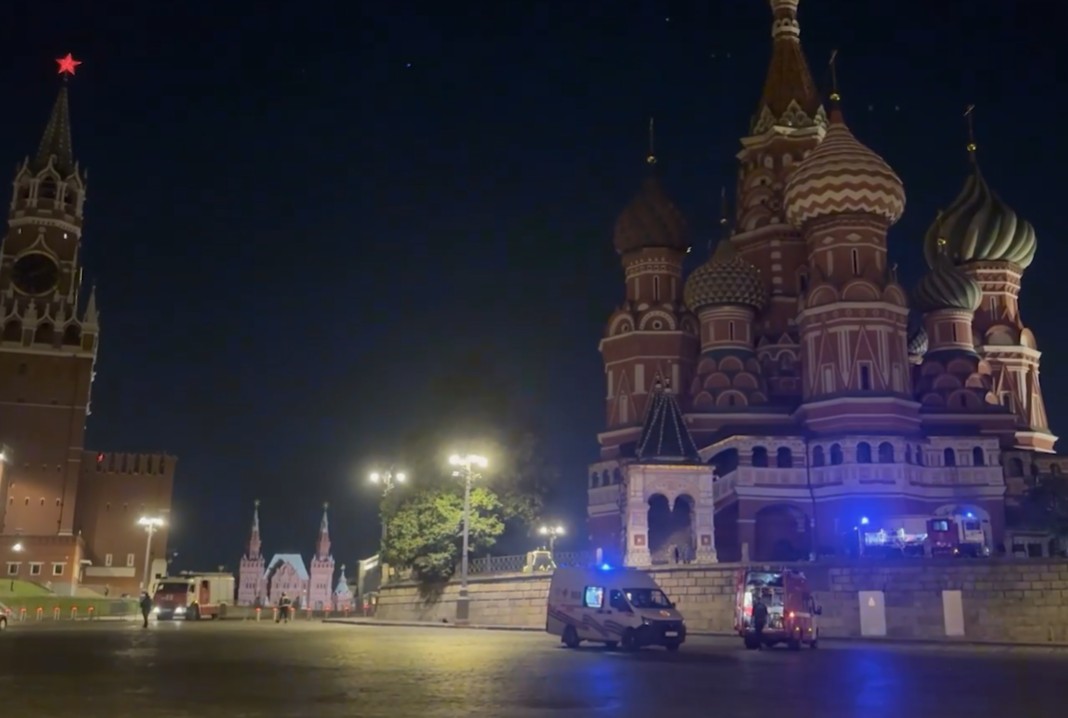 ПЛАМНА СИМБОЛОТ НА МОСКВА Пожар избувна во храмот „Свети Василиј“