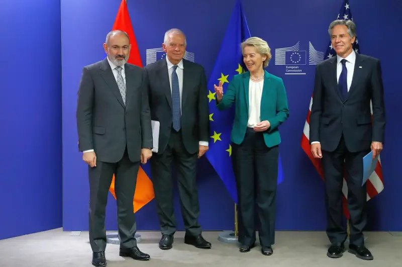 ПАШИНЈАН ОД МОСКВА КОН ЗАПАД Ќе бидам многу задоволен ако ја исфрлат Ерменија од ОДКБ ПАШИНЈАН ОД МОСКВА КОН ЗАПАД Ќе бидам многу задоволен ако ја исфрлат Ерменија од ОДКБ