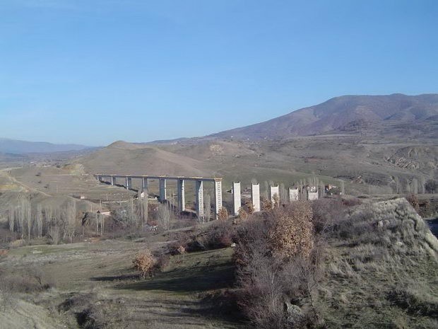 ЌЕ СЕ ПРОБИЕ ПЛАНИНАТА 21 тунел и 52 мостови за новата железница кон Бугарија ЌЕ СЕ ПРОБИЕ ПЛАНИНАТА 21 тунел и 52 мостови за новата железница кон Бугарија