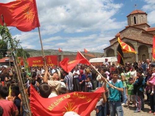 ДВОЈНИ АРШИНИ ВО АЛБАНИЈА За химната веднаш реакција, за навредите кон Македонците – молк