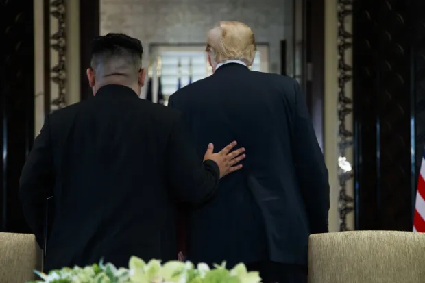ТРАМП ПОПУШТА КОН КИМ Воените вежби со Јужна Кореја скратени по наредба од Вашингтон ТРАМП ПОПУШТА КОН КИМ Воените вежби со Јужна Кореја скратени по наредба од Вашингтон