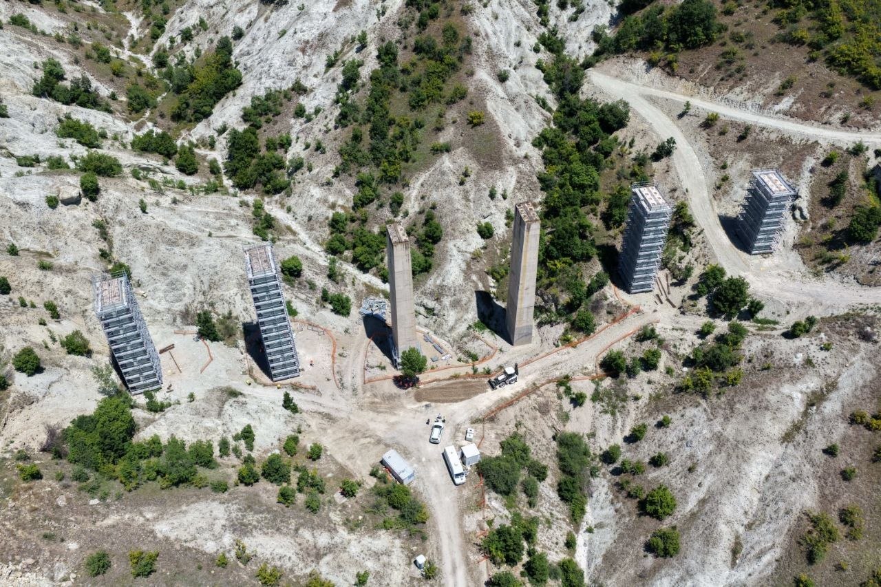 МАКЕДОНИЈА ОСТАНА БЕЗ 60 МИЛИОНИ ЕВРА Пропадна европскиот грант за Коридорот 8