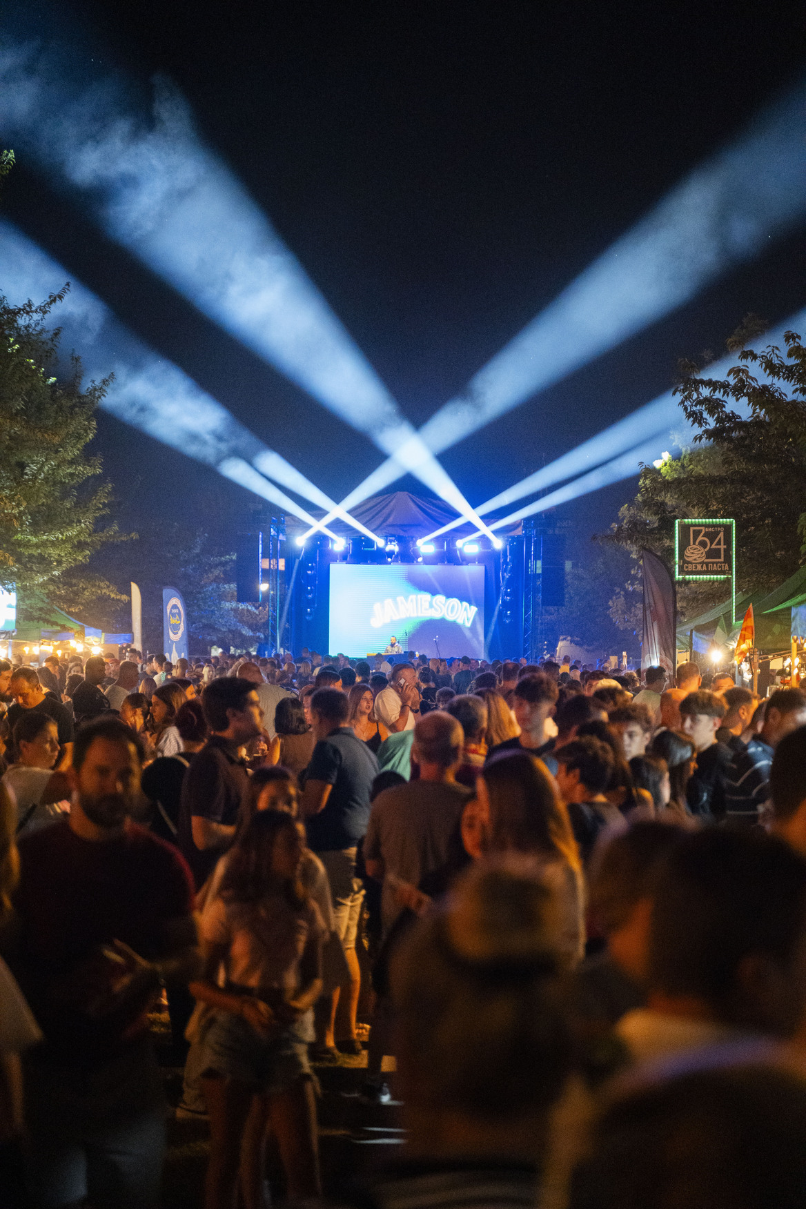AERO STREET FOOD FESTIVAL ВЛЕГУВА ВО ГОЛЕМОТО ФИНАЛЕ Забавата ќе трае уште вечерва и утре (фото) AERO STREET FOOD FESTIVAL ВЛЕГУВА ВО ГОЛЕМОТО ФИНАЛЕ Забавата ќе трае уште вечерва и утре (фото)