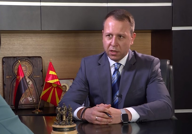 ЈАНУШЕВ СЕ ОГРАДИ ОД ВОЗАЧОТ ФАТЕН СО МИТО Неговото постапување нема никаква врска со мене