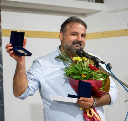 ТОЈ Е НАЈДОБРИОТ АКТЕР ЗА 2026 ГОДИНА Александар Степанулески ја освои „Ристо Шишков“ ТОЈ Е НАЈДОБРИОТ АКТЕР ЗА 2026 ГОДИНА Александар Степанулески ја освои „Ристо Шишков“