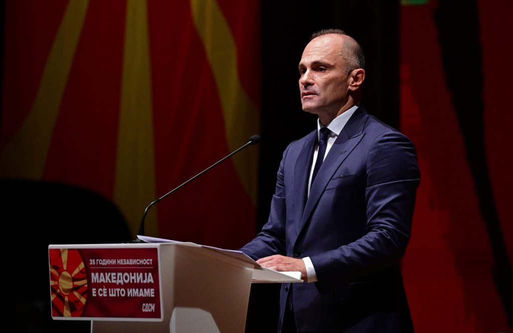 ФИЛИПЧЕ: ГЛИГОРОВ ЈА СПАСИ МАКЕДОНИЈА ОД ВОЈНА Мирот често изгледа лесен дури откако некој мудар ќе го обезбеди