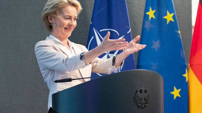 ФОН ДЕР ЛАЈЕН ДОАЃА ВО СКОПЈЕ – ЕУ со нова порака до Македонија ФОН ДЕР ЛАЈЕН ДОАЃА ВО СКОПЈЕ – ЕУ со нова порака до Македонија