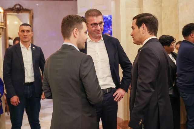 МИЦКОСКИ СЕ СРЕТНА СО РУБИО ВО ЊУЈОРК Нова порака за македонско-американското стратешко партнерство МИЦКОСКИ СЕ СРЕТНА СО РУБИО ВО ЊУЈОРК Нова порака за македонско-американското стратешко партнерство