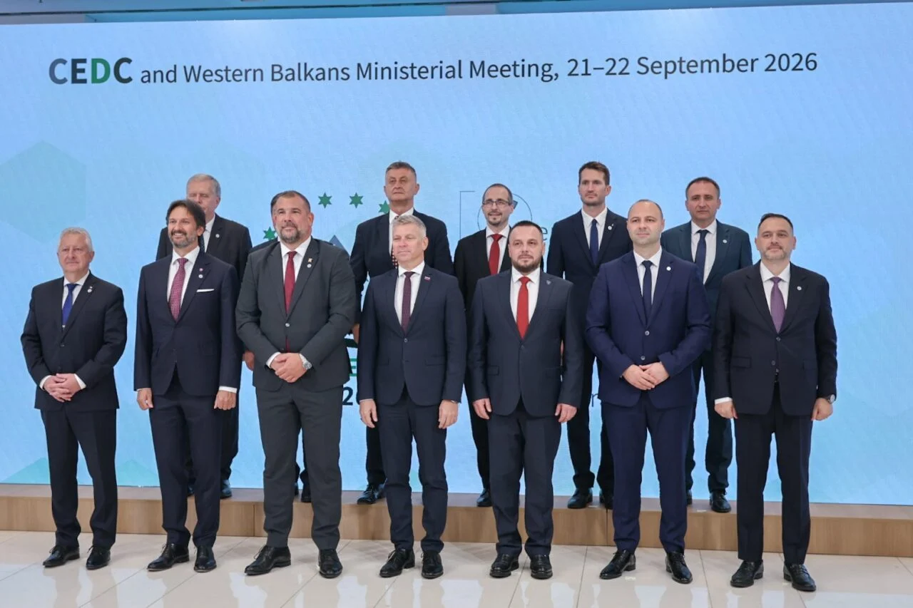 МИСАЈЛОВСКИ ОД СЛОВЕНИЈА Македонија ја зајакнува Армијата и безбедноста на Балканот МИСАЈЛОВСКИ ОД СЛОВЕНИЈА Македонија ја зајакнува Армијата и безбедноста на Балканот