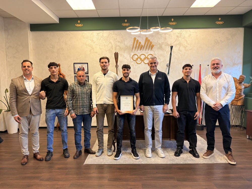 ДИМЕСКИ НА СРЕДБА СО РУСТЕМОВСКИ И БОКСЕРСКАТА ФЕДЕРАЦИЈА Продолжува поддршката за Ален и развојот на боксот како национален спорт ДИМЕСКИ НА СРЕДБА СО РУСТЕМОВСКИ И БОКСЕРСКАТА ФЕДЕРАЦИЈА Продолжува поддршката за Ален и развојот на боксот како национален спорт