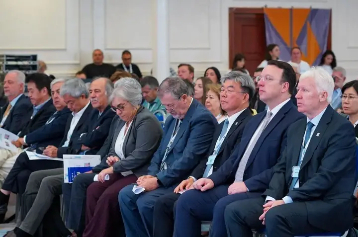 600 СВЕТСКИ ПРОФЕСОРИ И ИНЖЕНЕРИ ВО СКОПЈЕ Македонија во центарот на големата инженерска конференција 600 СВЕТСКИ ПРОФЕСОРИ И ИНЖЕНЕРИ ВО СКОПЈЕ Македонија во центарот на големата инженерска конференција