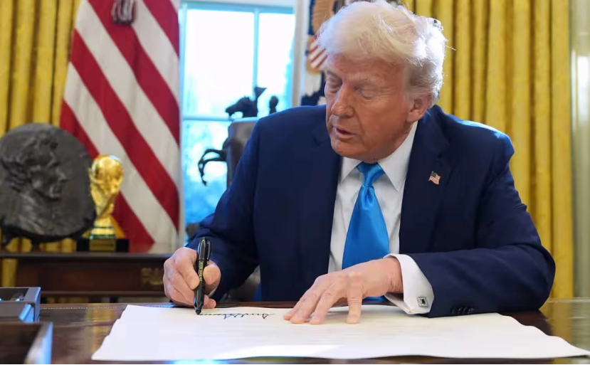 ТРАМП ПОВЛЕЧЕ ПОТЕГ ВО ПОСЛЕДЕН МОМЕНТ Спречено затворање на американската влада пред изборите ТРАМП ПОВЛЕЧЕ ПОТЕГ ВО ПОСЛЕДЕН МОМЕНТ Спречено затворање на американската влада пред изборите