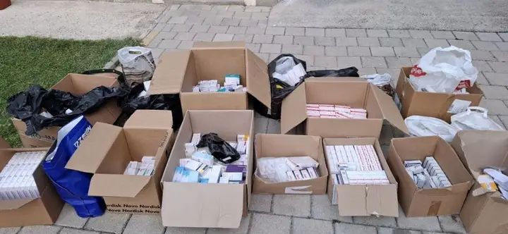 СУПЛЕМЕНТИ ЗА МАШКОСТ ВО ЦЕНТАРОТ НА ИСТРАГАТА 6 лица приведени, претреси низ Македонија СУПЛЕМЕНТИ ЗА МАШКОСТ ВО ЦЕНТАРОТ НА ИСТРАГАТА 6 лица приведени, претреси низ Македонија